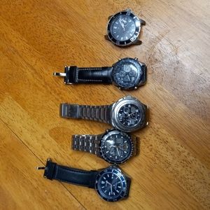 Am selling 4citizen watches 1ecodrive divers watch 2 ecodrive Skyhawks 1blue ang